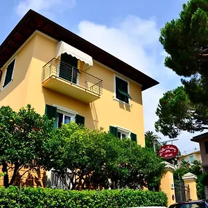 Hotel Moderna, Génova